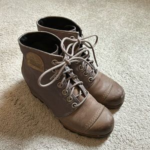 Sorel wedge boots
